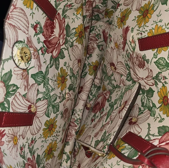 Red tote bag with attached floral clutch - Picture 2 of 10